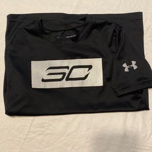 Under Armor Boys size YS set! Very gently worn.